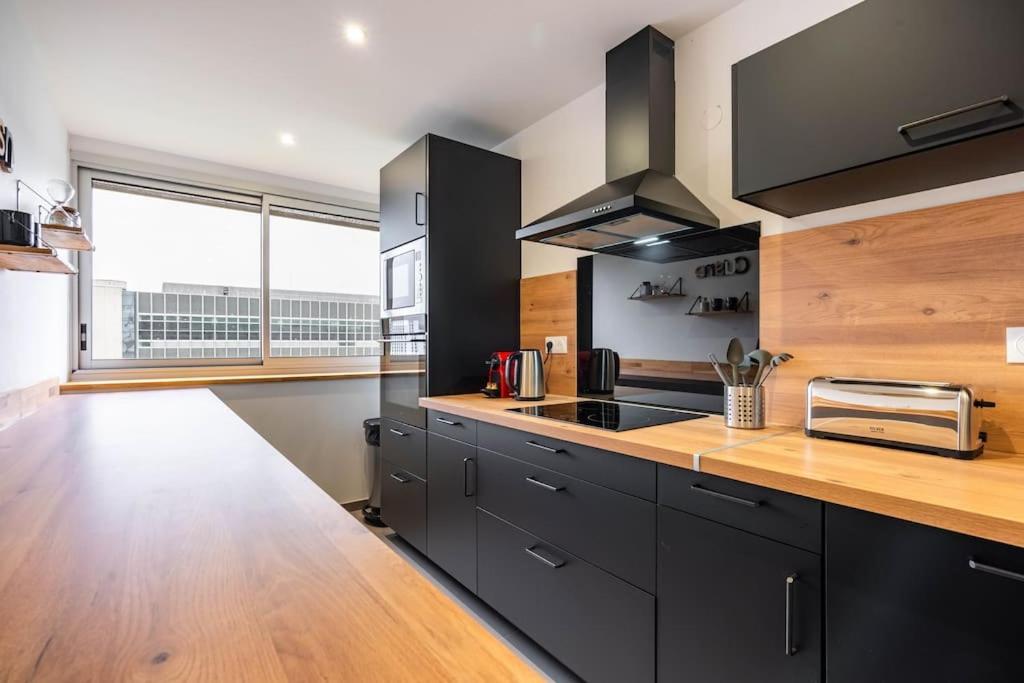 Le Prouve * Parking Prive Inclus Appartement *